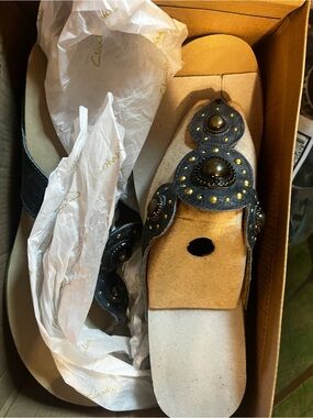 NIB Clarks Women's size 11 Blue Leather Beaded Slide Sandals